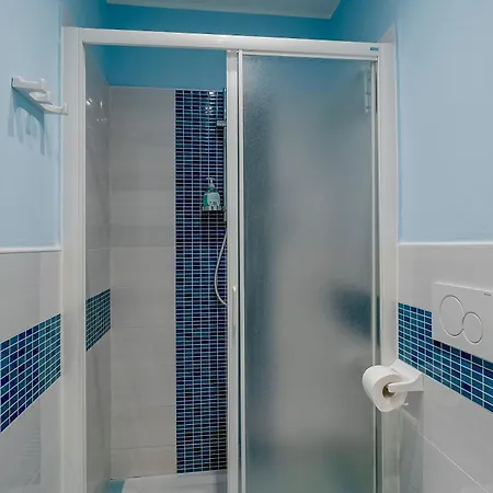 Solo A Apartment